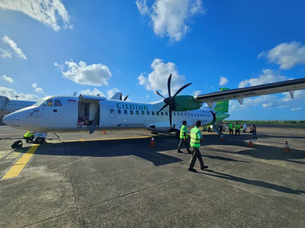 Direct flight from Bali to Lombok using Citilink or Wings Airline. Img:  Marco Antonio