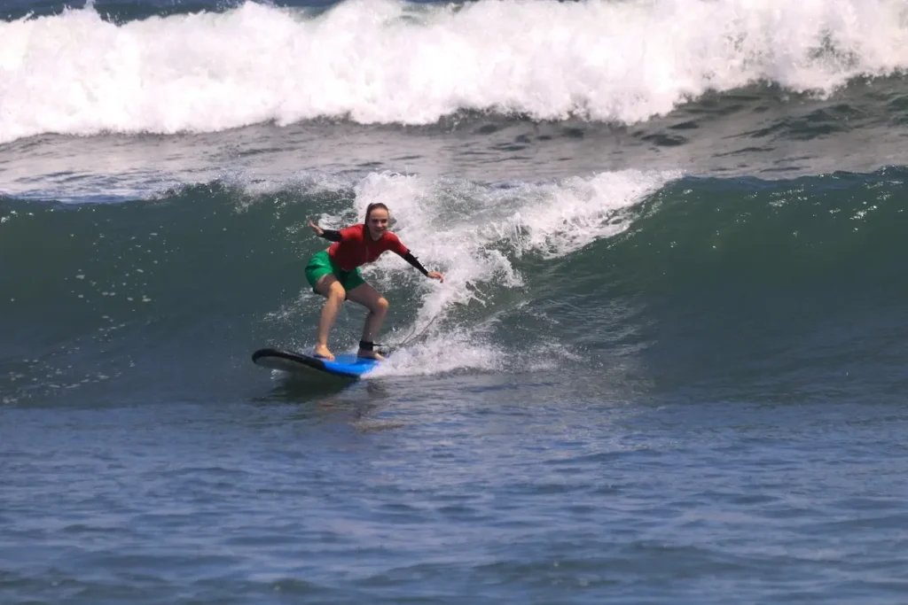 Batu Bolong Canggu surf spot Bali – beginner-friendly waves with lively beach atmosphere