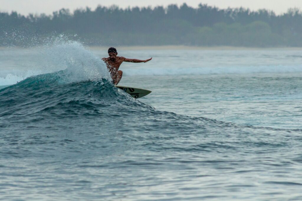 Best time to surf in Lombok